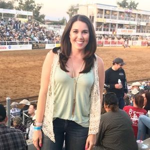 Meet your Posher, Cristina